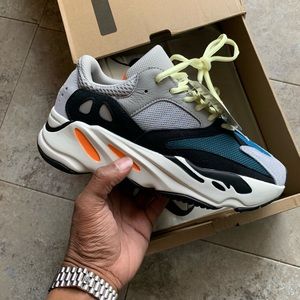 Yeezy 700 Waverunner authentic